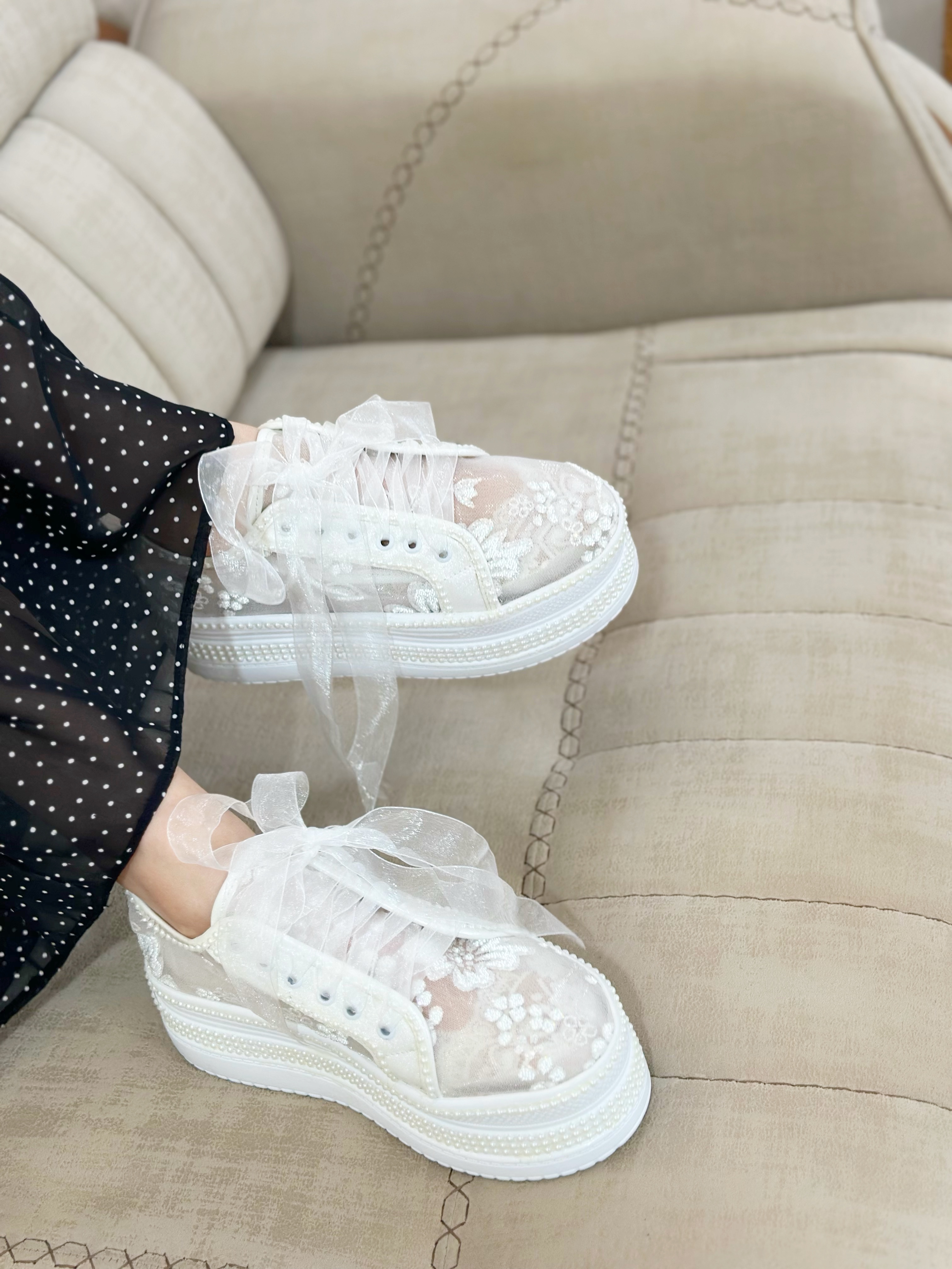 کفش عروس زنانه طور و مروارید کاری شده